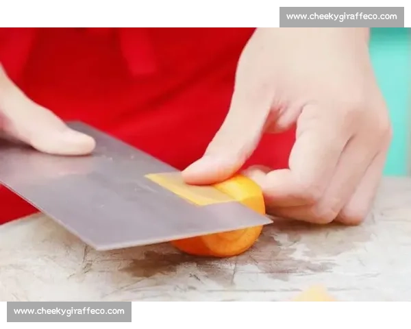 切配比赛：技艺与创新的较量 展现厨师精湛刀工与创意料理技巧